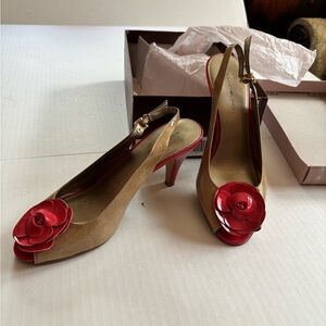 Bandolino Poppy and Tan Peep-Toe Medium Heels